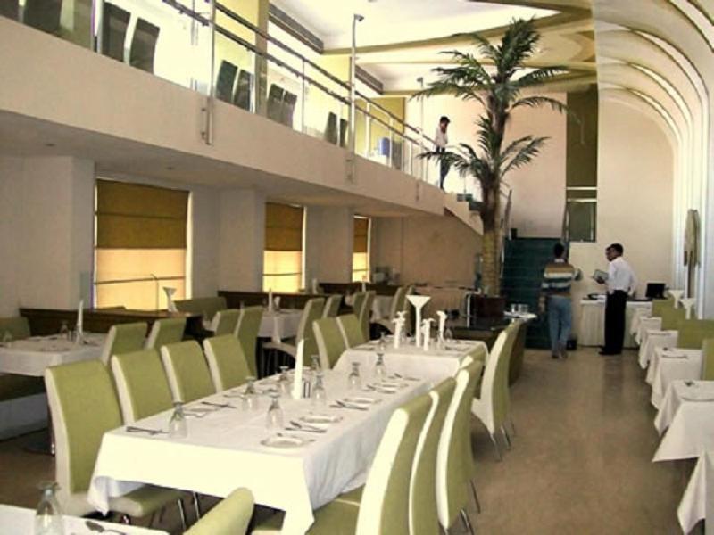 Hotel Royal Panna Shahjahanpur Екстериор снимка