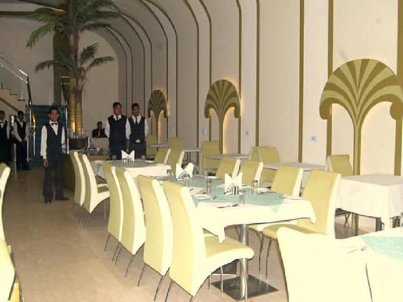 Hotel Royal Panna Shahjahanpur Екстериор снимка