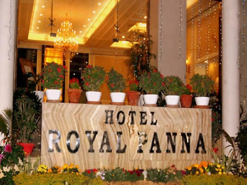 Hotel Royal Panna Shahjahanpur Екстериор снимка
